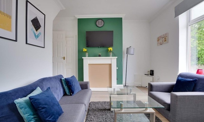 Newbottle Maison | 20%Off -Furnished House/Wi-Fi/Free parking/6 Guest