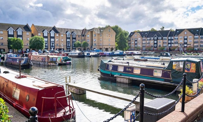 Hemel Hempstead Appartement | 20 off Weekly Stays 5 Marina View Apt