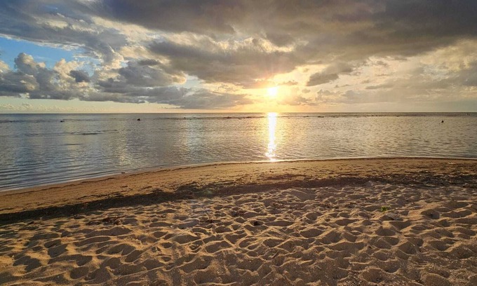Guanajibo Copropriété | 20 pas de la plage! WiFi, entièrement climatisé, communauté fermée
