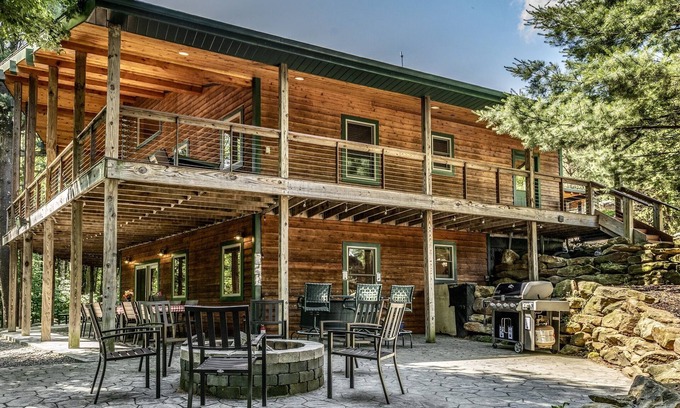 Shippenville Cabine | 200 acres Double Bore Ranch - 6 chambres, 8 salles de bain Lodge, pour 18 personnes