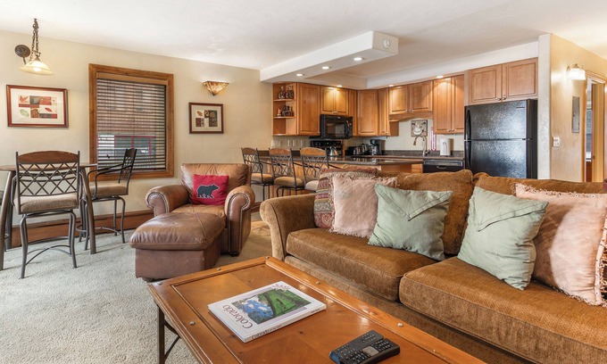 Vail Copropriété | UNE MINUTE MARCHE A GONDOLA !!! UNITÉ 2BD / 2BA AU COEUR DE LIONSHEAD !!
