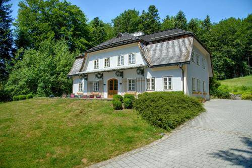 Laakirchen Appartement | 200 m² Appartement ∙ 4 chambres ∙ 6 personnes
