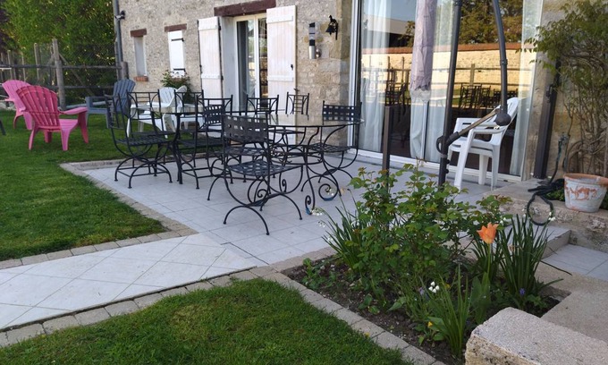 Yevre-le-Chatel Cottage | 200 m² Cottage ∙ 6 chambres ∙ 12 personnes