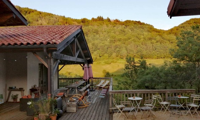 Amberieu-en-Bugey Maison | 200 m² Gîte ∙ 7 chambres ∙ 15 personnes