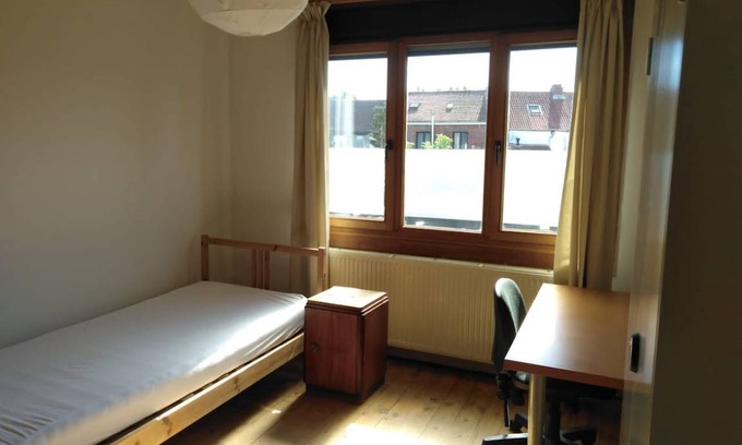 Berchem Station Balnéaire | 200 m² Chambre privée ∙ 1 chambre ∙ 1 personne