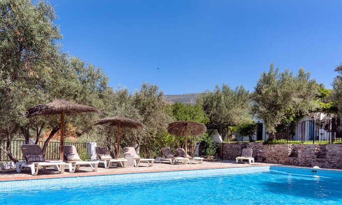 Orgiva Maison | 200 year old farmhouse · olive groves · mountain views · gated pool · near town
