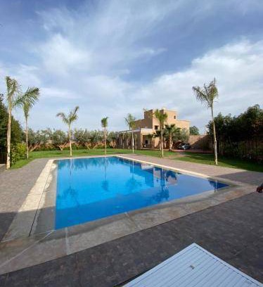 Aghouatim Villa | 2000 m² Villa ∙ 1 chambre ∙ 10 personnes