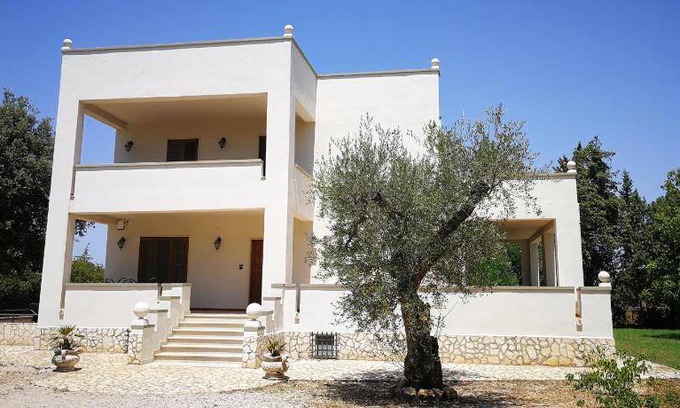 Metaponto Villa | 2000 m² Villa ∙ 4 chambres ∙ 14 personnes