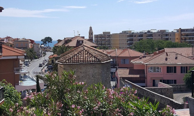 San Lorenzo al Mare Appartement | 200m de la plage, vue mer partielle, appartement d'une chambre avec 4 lits