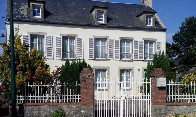 Sainte-Mere-Eglise Maison | 201 m² Gîte ∙ 5 chambres ∙ 12 personnes