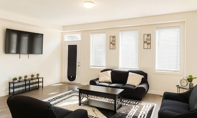 Cambridge Maison | Maison de ville moderne de 2024 à Cambridge – Confortable et élégante!