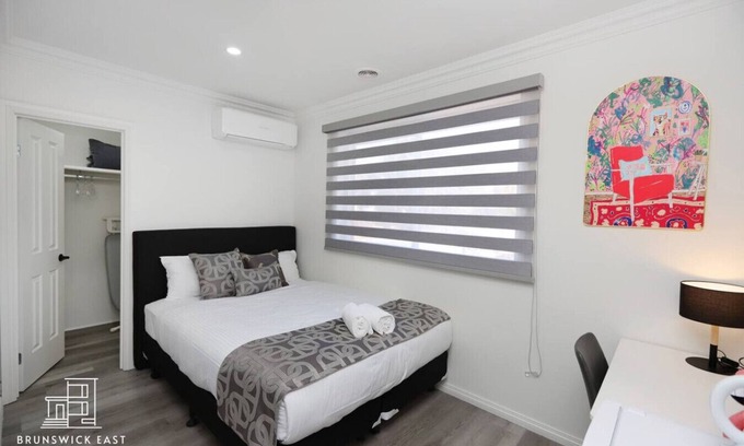 Brunswick East Appartement | 203 Premium Queen BR w/Fast WiFi - 18 mins tram to CBD