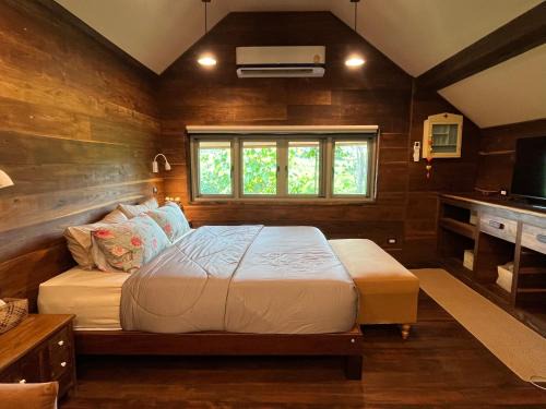 Song Phi Nong Cabine | 206 Wan Warn, 3 wooden houses in Kaeng Krachan Forest