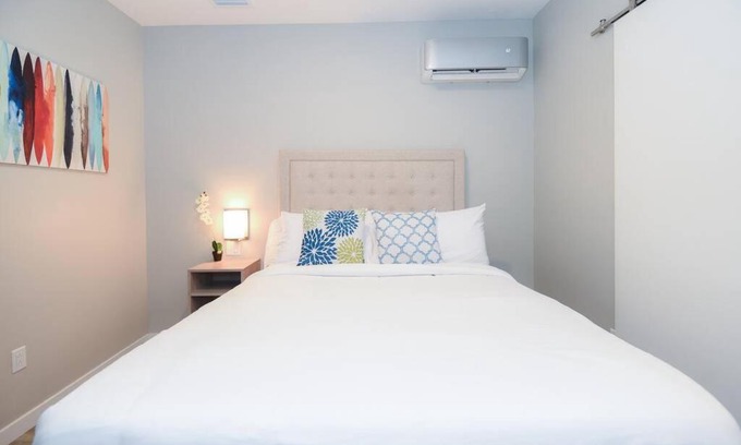 Old Town Appartement | 208 Bright 1BDR Downtown Parking WiFi Walk to All