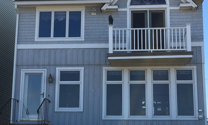 Ogunquit - Wells Maison | 209 Ocean Ave, Moody Beach, Wells Maine Private Oceanfront Home