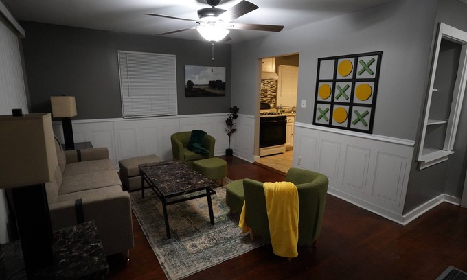 Gary Maison | COMFORTABLE ALLUSION, 10guests/WIFI/1.2 baths/ping pong/pool table/treadmill