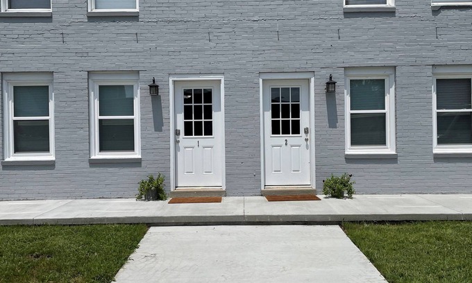 Williamstown Appartement | 211 Paris St Suites are just minutes from The Ark Encounter