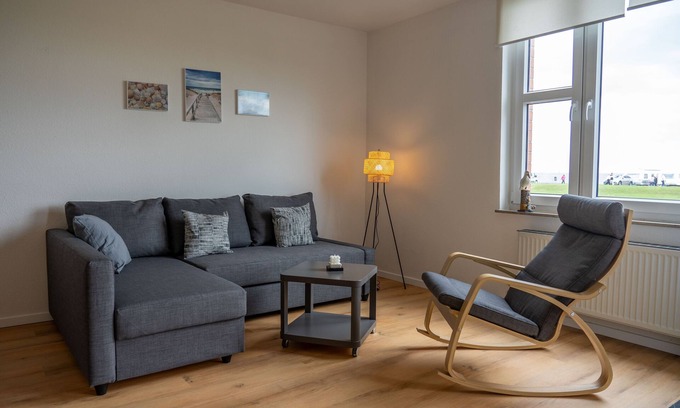 Innenhafen Appartement | 213 Fewo Jadeglück - 213 Apartment Jadeglück with balcony, sea view, elevator
