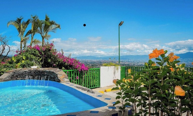 San Isidro Lit Et Petit-Déjeuner | 22 bed hotel with pool just 20 minutes from Airport