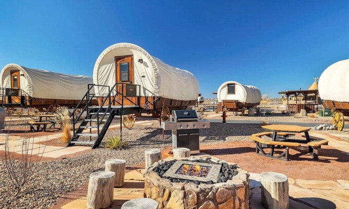 Virgin Cabine | #22 Royal Flush Wagon w/ 2QB & bathroom