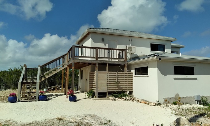 Bambarra Maison | 22 Seabreeze - Newest vacation rental on Middle Caicos!