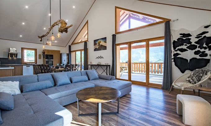 Saint-Jean-de-Maurienne Appartement | Appartement 220m² avec terrasse, 14 pers.