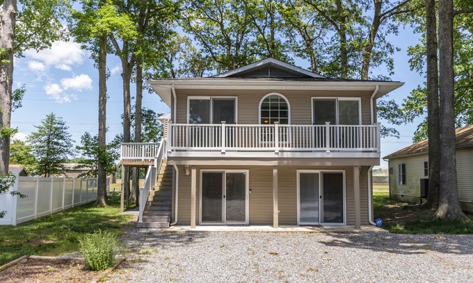 Rehoboth Beach Maison | 22877 Linden - Newly renovated home in the Amenity filled Angola by the Bay!
