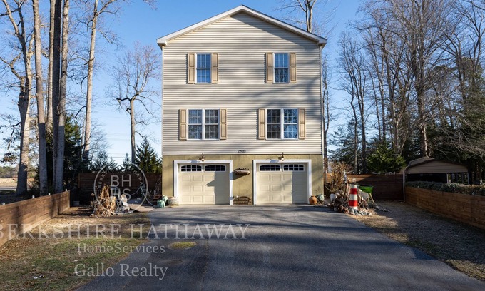 Rehoboth Beach Maison | 22923 Linden - Large home with so many amenities AND pet friendly!