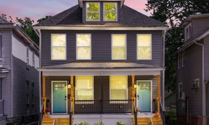 Livingston Park Appartement | 230) Entire Complex/ 2 homes side by side!
