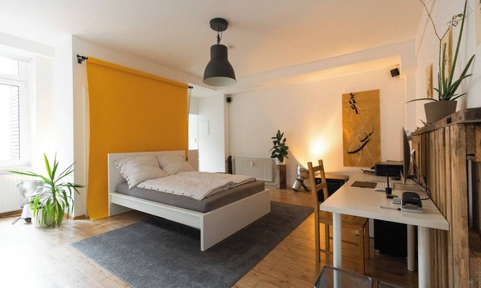 Erfurt Appartement | 230m² old building loft | winter garden with table tennis & darts space for 10 people