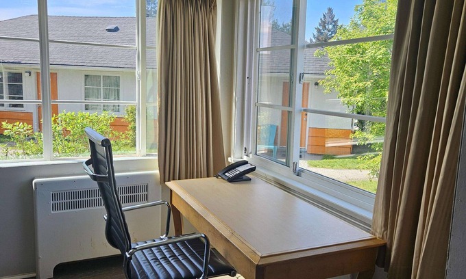 East Side Hôtel | 2400 Motel
