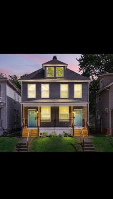 Livingston Park Maison | 25 2 homes side by side downtown with fenced yard and hot tub