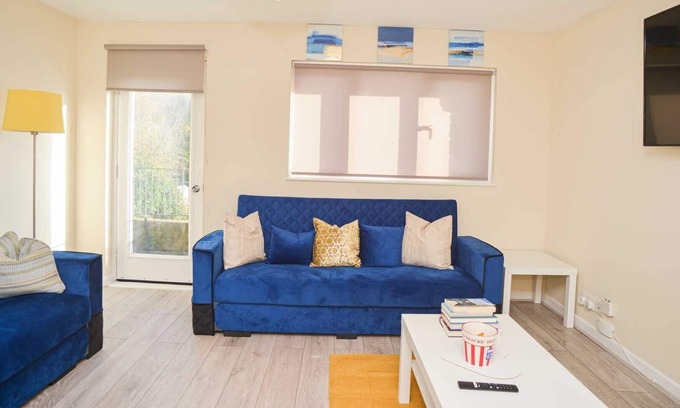 Thamesmead East Maison | 25 Min to CL! LONDON INCREDIBLE 2BEDHome SLEEP 1-6