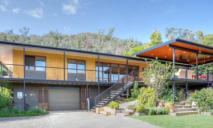 Bright Maison | 25 Walkers Lane - Luxurious living with breath taking views