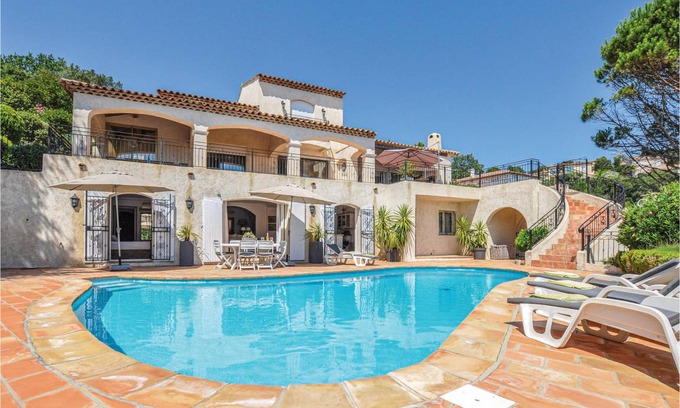 Les Adrets-de-l'Esterel Maison | 250 m² Duplex ∙ 5 chambres ∙ 8 personnes