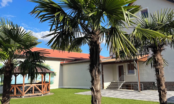 Friedersdorf Maison | 250sqm vacation home near Berlin for 13 people with property