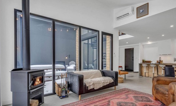 Mayo Maison | 265 Libellules NEW · Romantic Getaway Cottage with Hot Tub