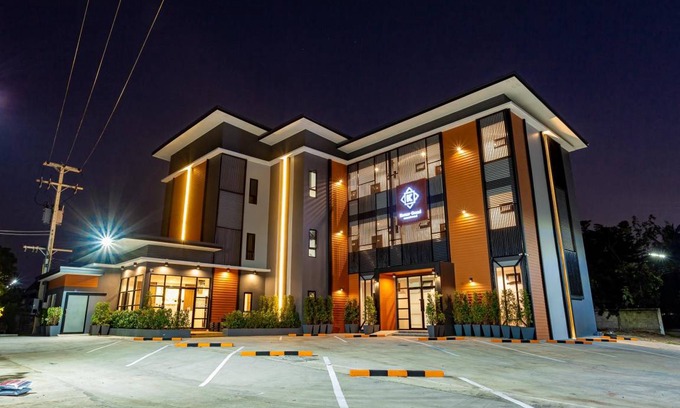 Kham Yai Hôtel | 28 m² Hôtel ∙ 5 chambres ∙ 10 personnes