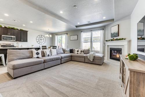 Sienna Hills Maison | 28 Mi to Zion Natl Park Modern Washington Home