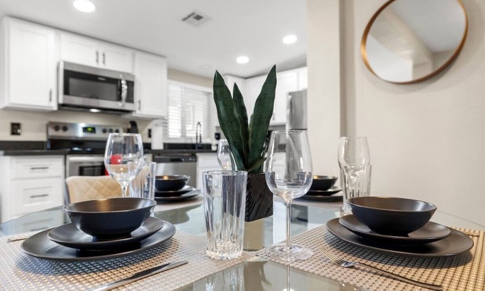 Villa Potrero Maison | 2869 Guesthouse · Midtown Phx 2 bd Home - 5 Mins from Airport