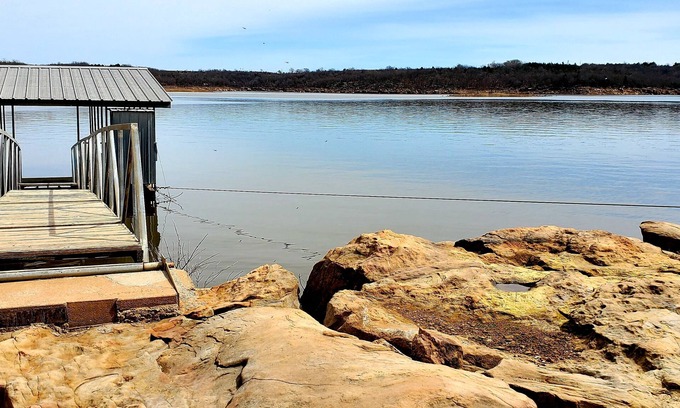 Prue Maison | 289 Scenic Lane Lakefront cabin w/boat dock, large deck, and Keystone Lake views