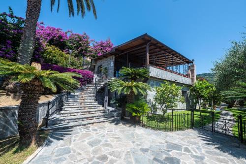 San Bernardo Appartement | 292 - Villarè, Villetta con Piscina e Terrazza, Relax nel verde di Lavagna