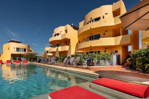 Cerritos Appartement | 2A, Cerritos, brand new condo steps from the ocean