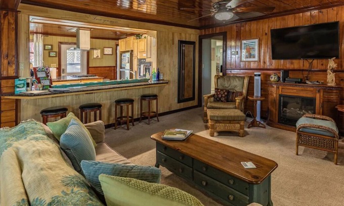 Bacliff Maison | 2B/1B sleeps 8 on the Bay - 270' fishing pier, pool, spa, w/ tons of amenities