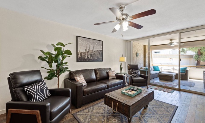 South Scottsdale Copropriété | 2bd, 2ba, Old Town, Pet Friendly, Pool, Balcony