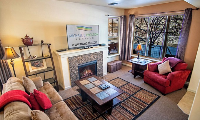 Hailey Copropriété | 2BD Sweetwater Condo - Pool, Hot Tub, Gym, Theatre