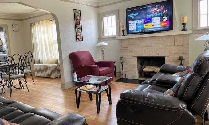 Waukegan Appartement | ☆2bdrm Apt near Naval Base - 6 Flags - Casino☆