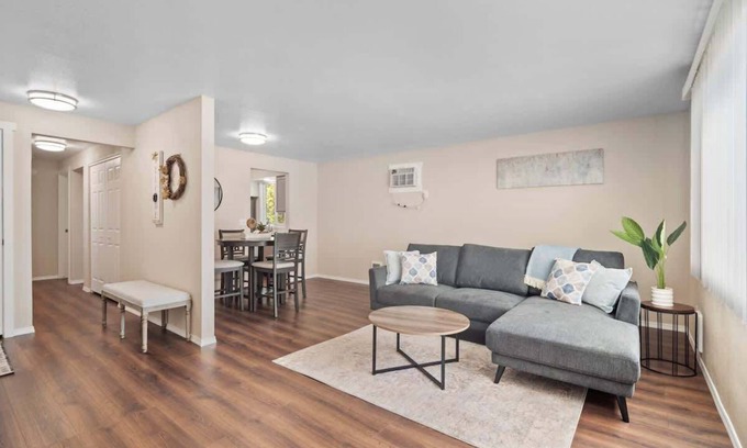 North Spokane Copropriété | *2bed/1bath, shopping, parking!