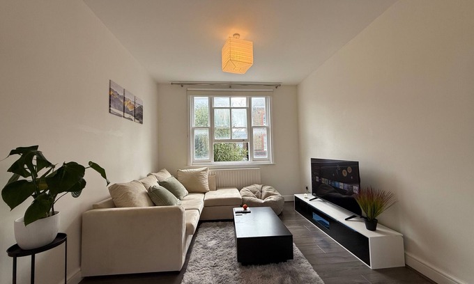Canonbury Appartement | 2Bed Apartment-Sleeps 4, Pets Ok & Balcony