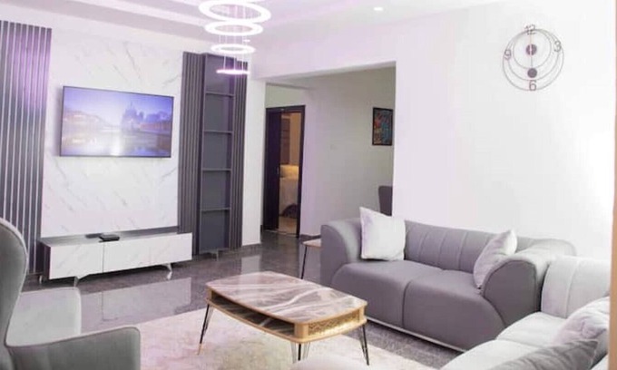 Alimosho Copropriété | 2bedroom with POOL, GYM, Wi-Fi, 24hrs power